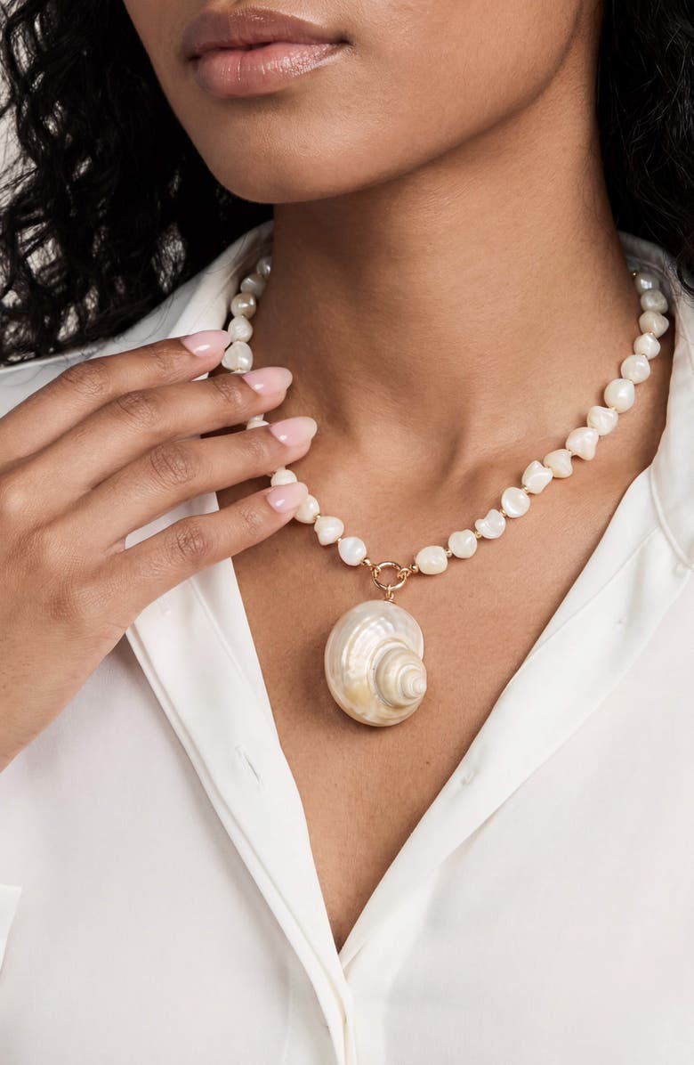 Ettika Sunken Treasure Shell Necklace, Alternate, color, Ivory/ Gold