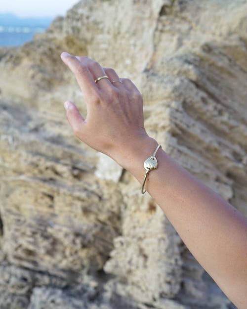 Odette New York La Plage Cuff In Brass
