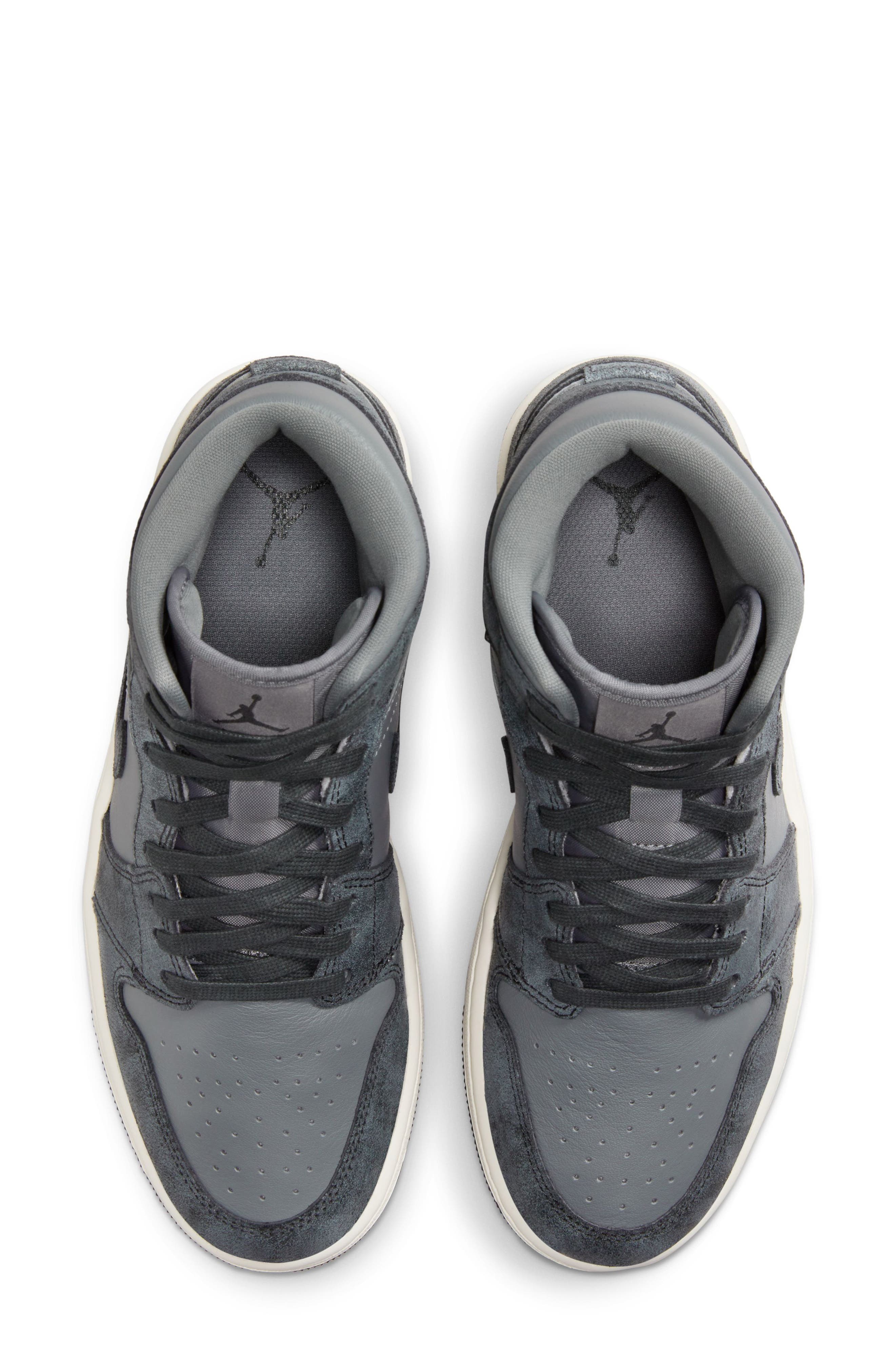 Jordan Air Jordan 1 Mid SE Basketball Sneaker, Alternate, color, 