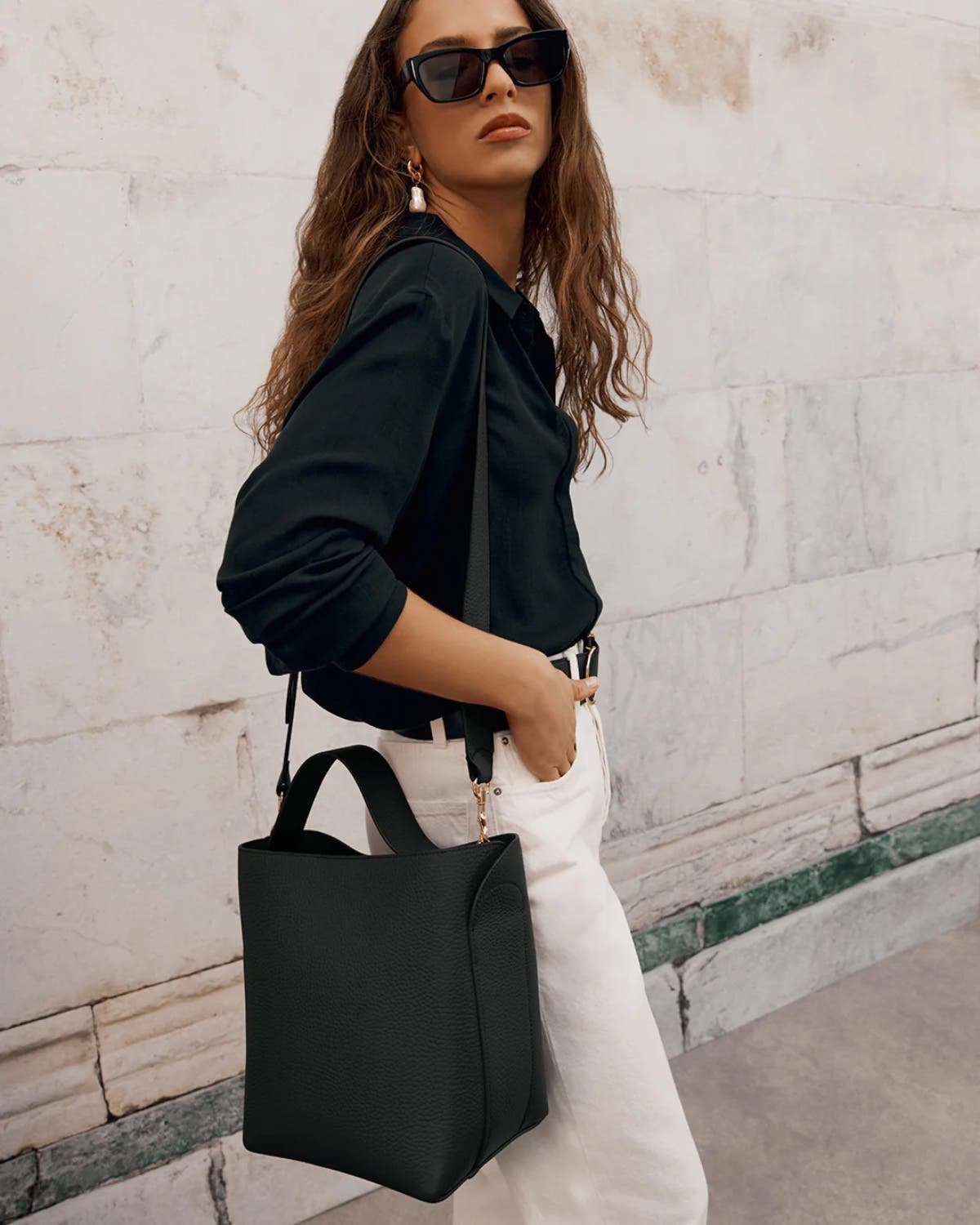 Cuyana Linea Bucket Bag, Alternate, color, Black