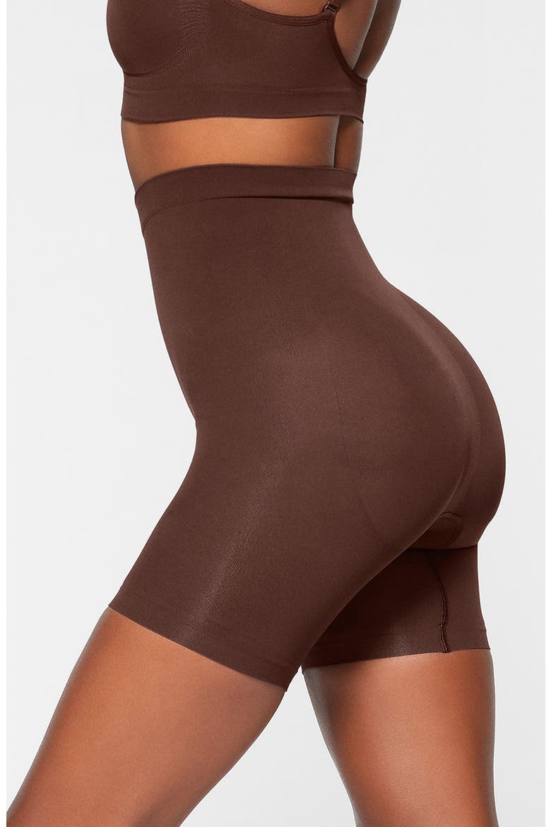 Seamless Sculpt Mid Thigh Shorts, Alternate, color, COCOA
