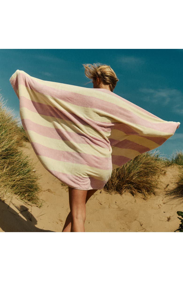 CHRISTY Ice Cream Retro Beach Towels, Alternate, color, Raspberry Ripple