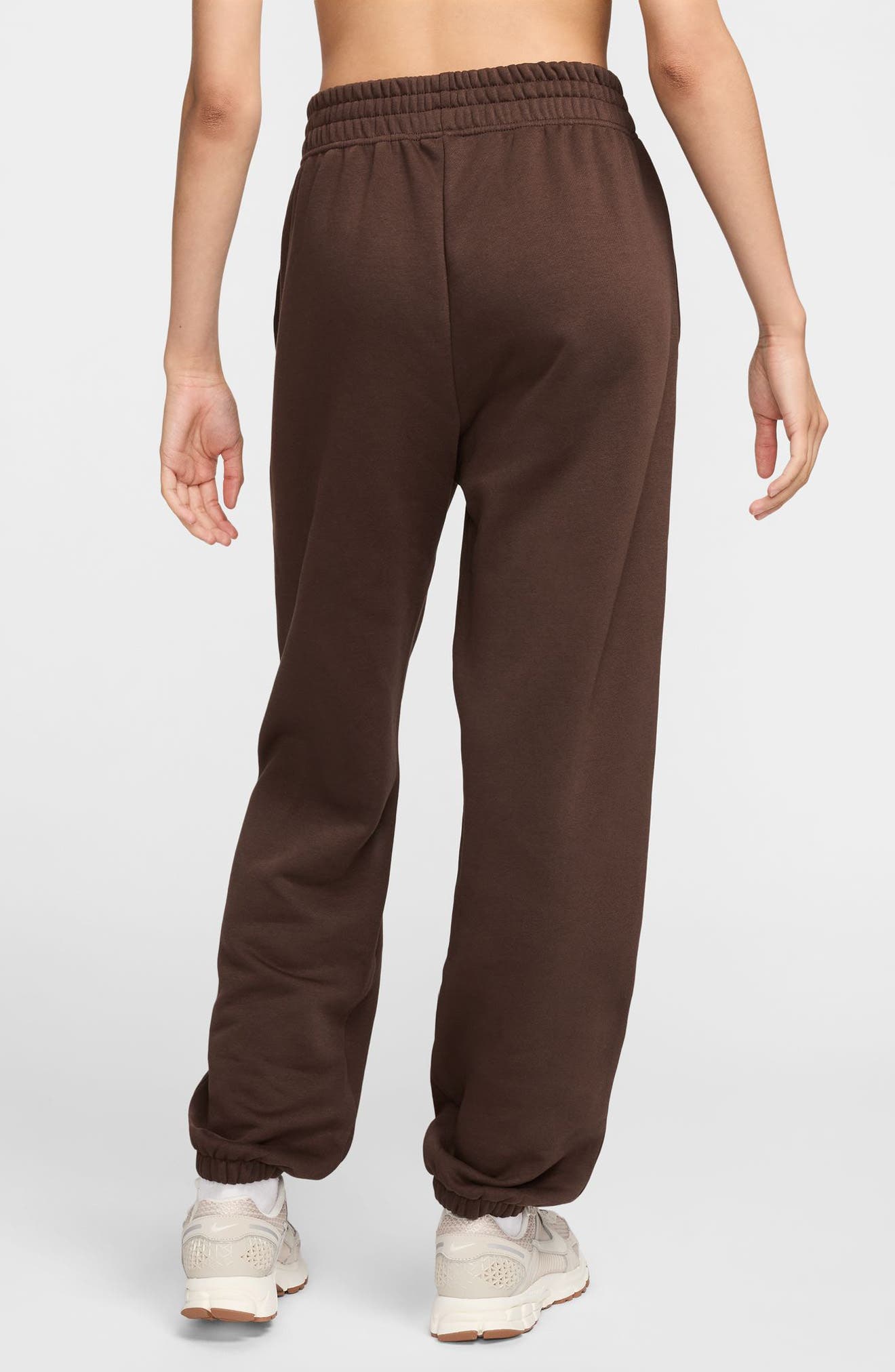 nike essential fleece joggers brown