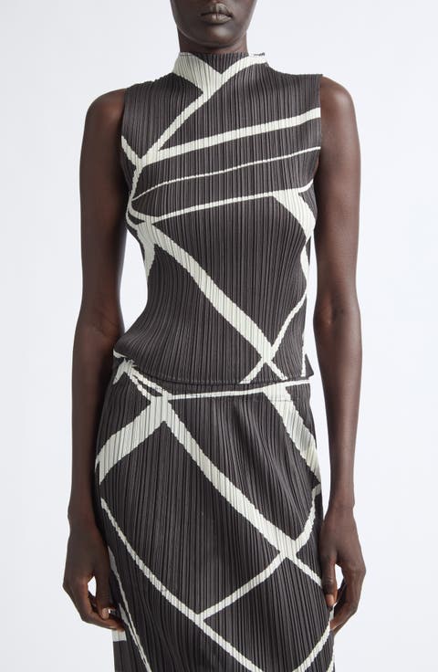 Fold Line Pleated Sleeveless Top