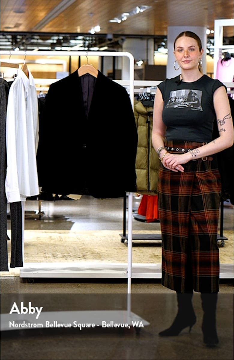 Erie Peak Lapel Velveteen Dinner Jacket, sales video thumbnail