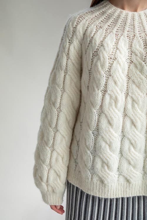 Sskein Tomo Mix Cable Handknit In Ivory