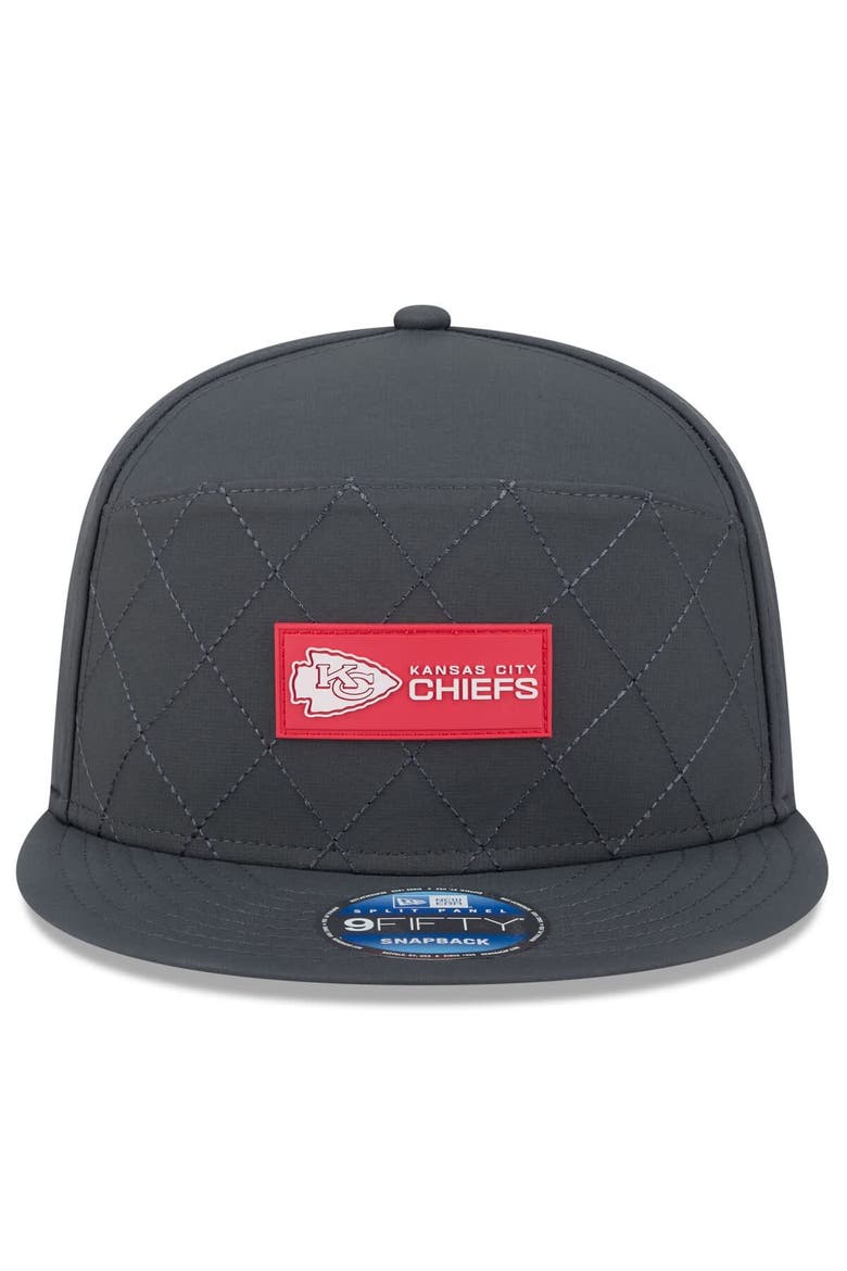 Men's New Era Charcoal Kansas City Chiefs 2025 Sideline Cold Weather Split Panel 9FIFTY Snapback Hat, Alternate, color, Charcoal