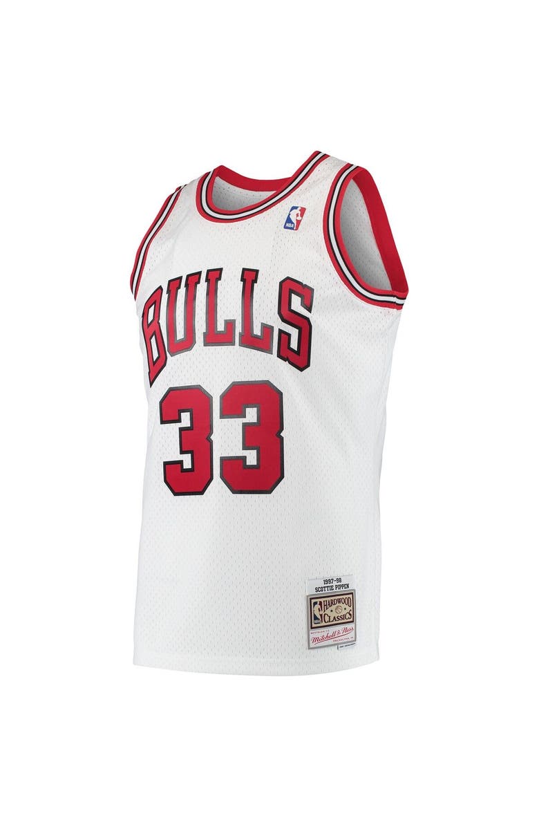 Mitchell & Ness Men's Mitchell & Ness Scottie Pippen White Chicago Bulls Hardwood Classics Swingman Jersey, Alternate, color, 