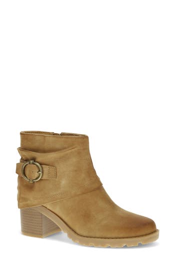 Baretraps Deborah Block Heel Bootie In Neutral