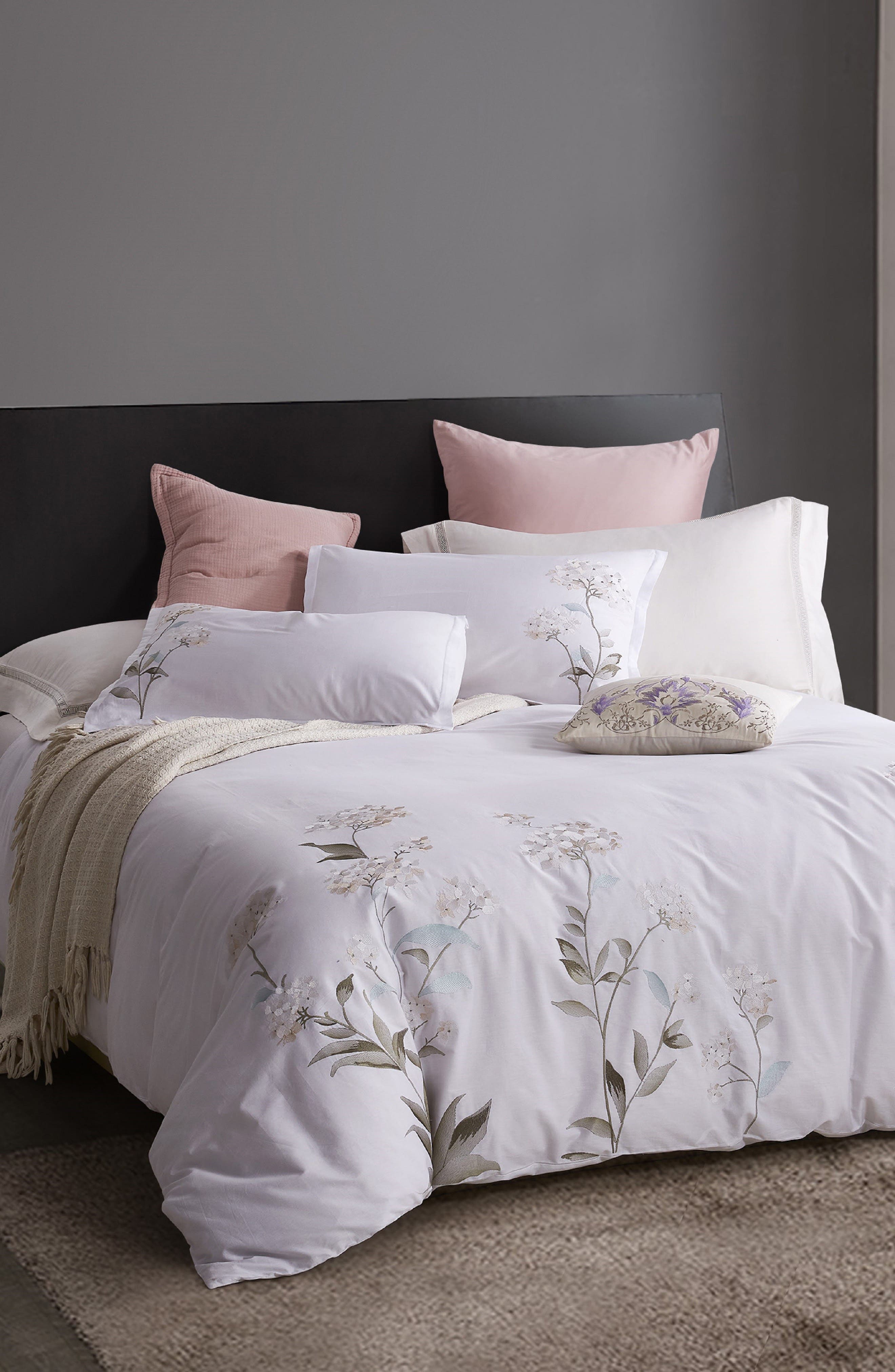 MELANGE HOME White Hydrangea Embroidery Cotton Duvet Cover Set