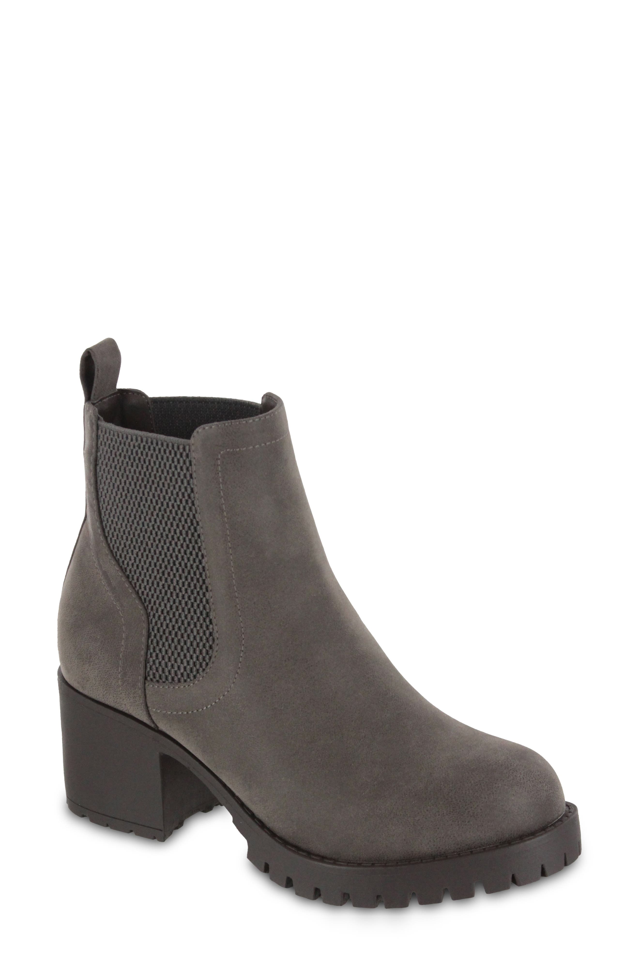 Jonna Lug Sole Chelsea Boot, Main, color, MH1594-CHG-BRUSS