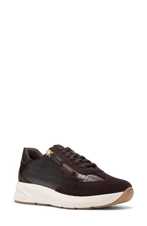 Code R Run Sneaker
