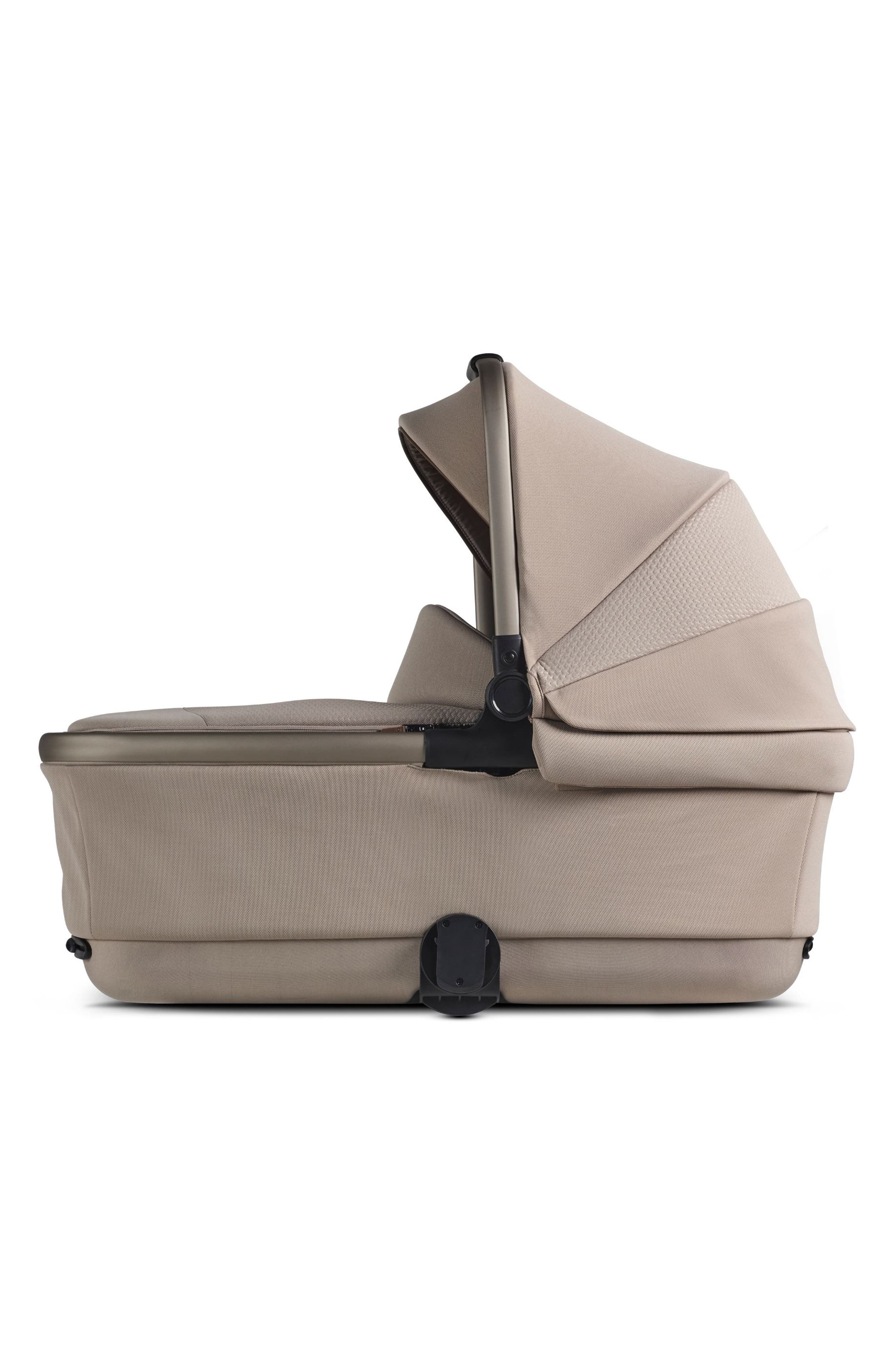 Silver Cross Reef 2 First Bed Folding Bassinet in Frappe 
