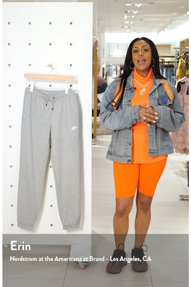Sportswear Essential Fleece Pants video