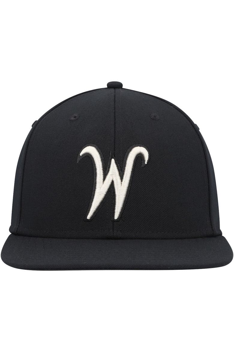 Men's Under Armour Black Wichita State Shockers Baseball Flex Fit Hat, Alternate, color, Black