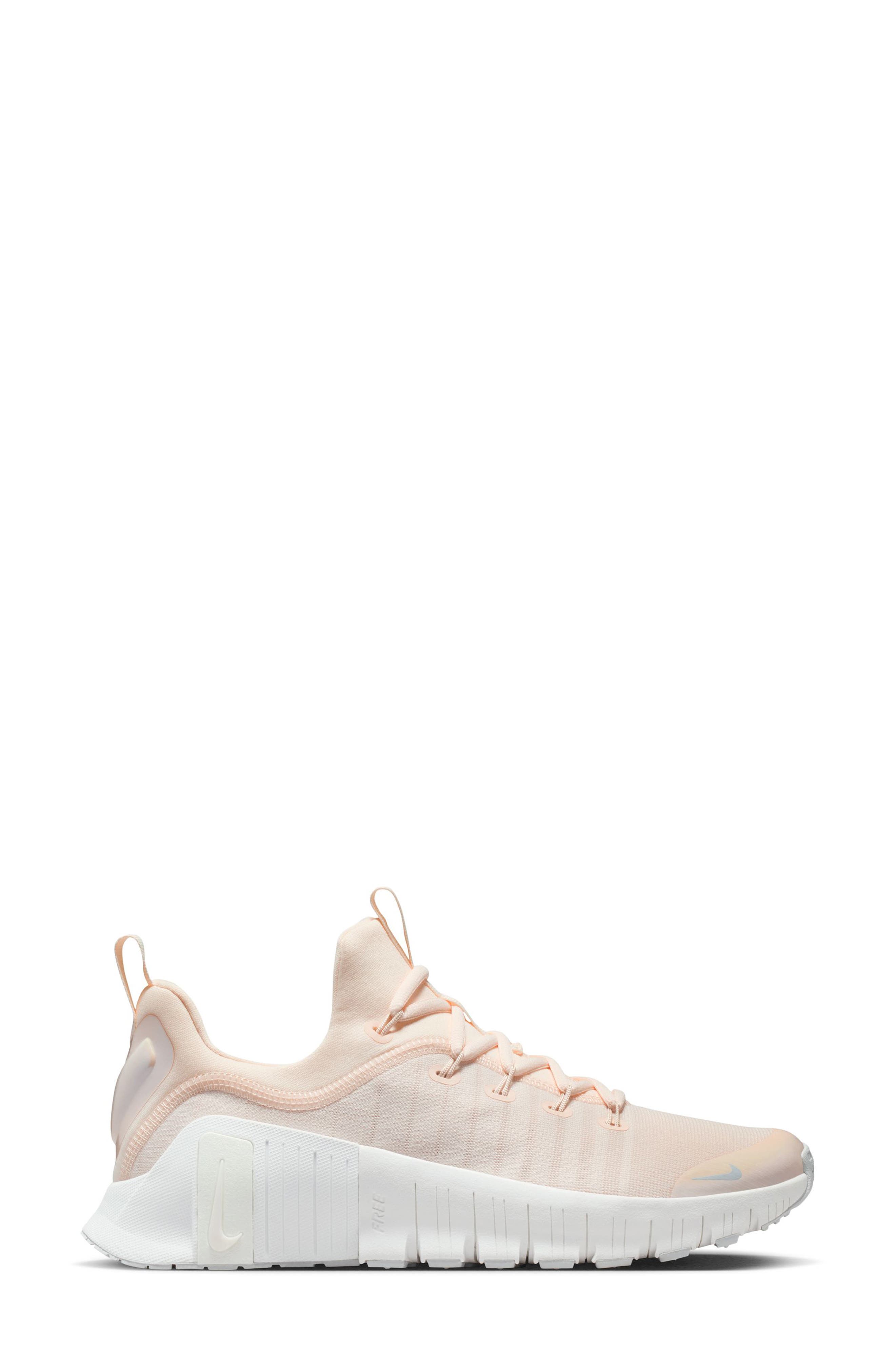 Free Metcon 6 Training Shoe - image 2