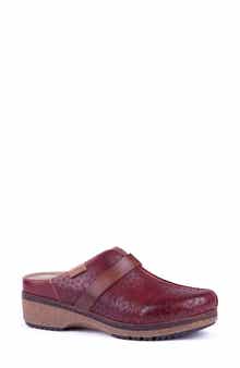 Granada Floral Embossed Clog