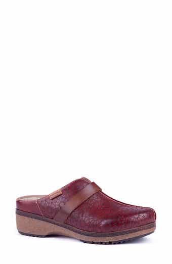 Granada Floral Embossed Clog
