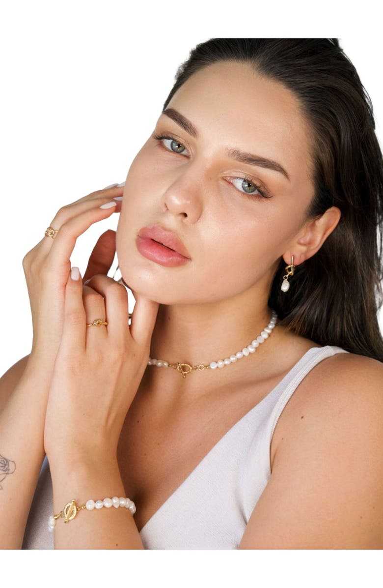 Hollywood Sensation Sophisticated Baroque Freshwater Pearl Bracelet, Alternate, color, White