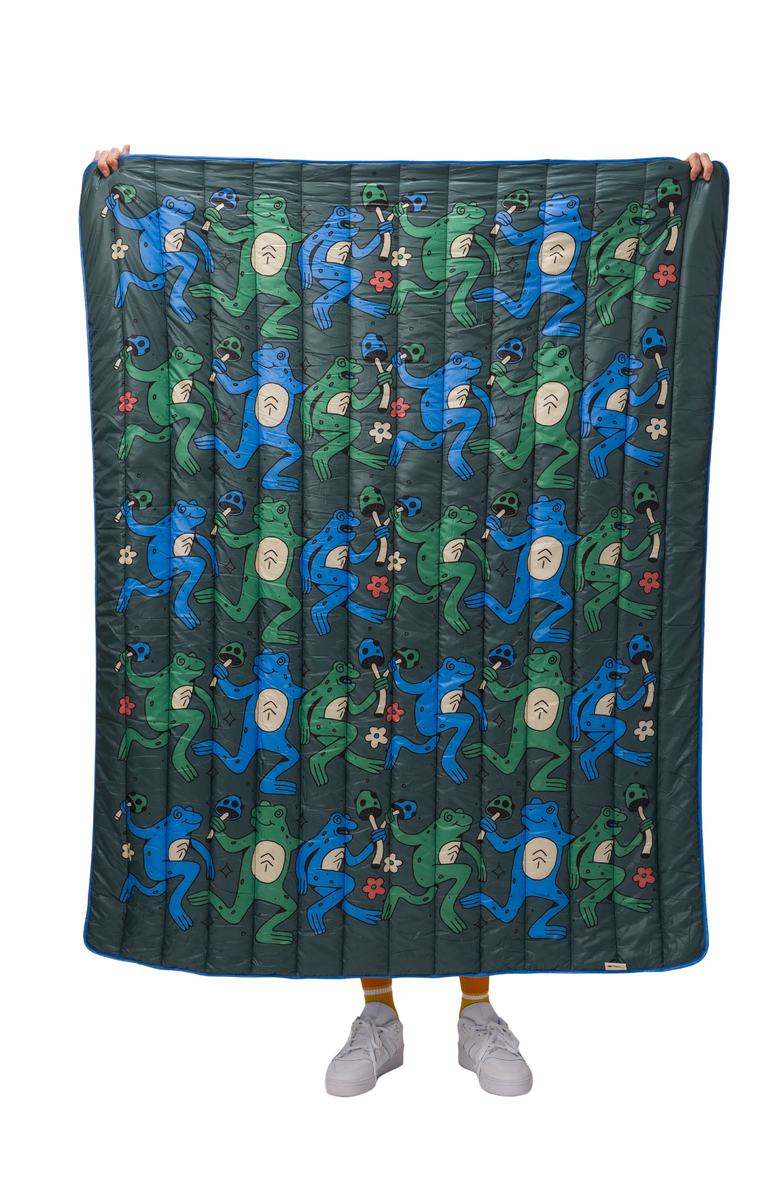 Parks Project Dancin' Frogs Recycled Camp Blanket, Alternate, color, Green
