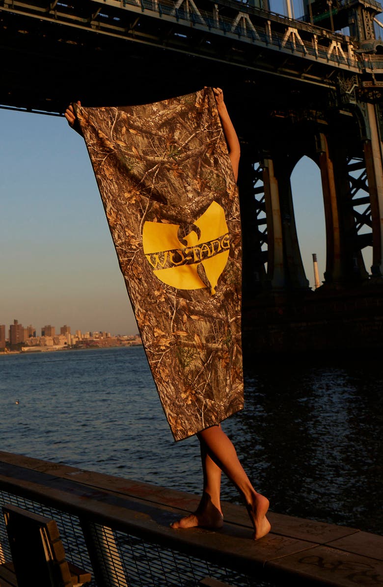 Slowtide Wu-tang Triumph Performance Beach Towel, Alternate, color, Wutang