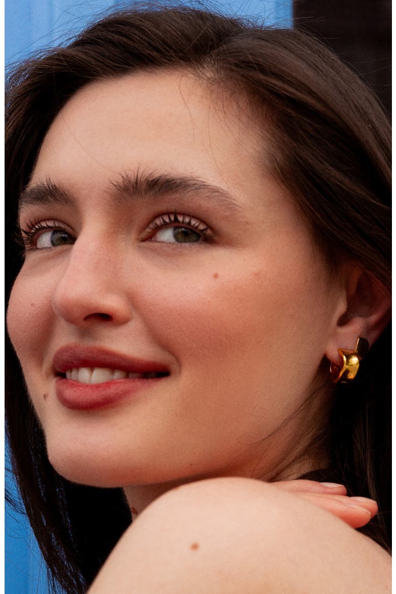 Wide Waterfall Huggie Hoops, Alternate, color, Yellow Gold Vermeil