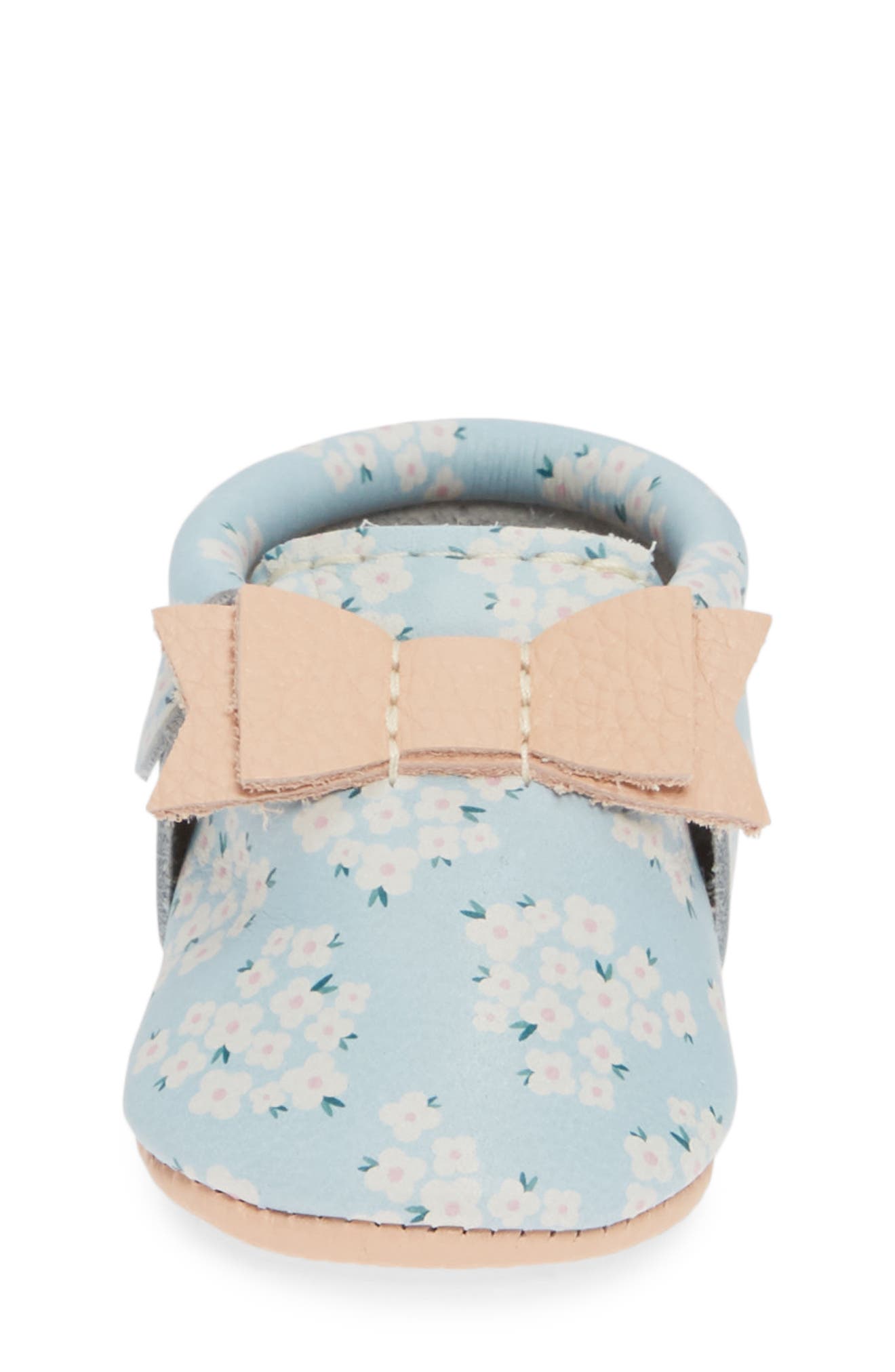 Bow Moccasin, Alternate, color, BLUE DITSY BOW