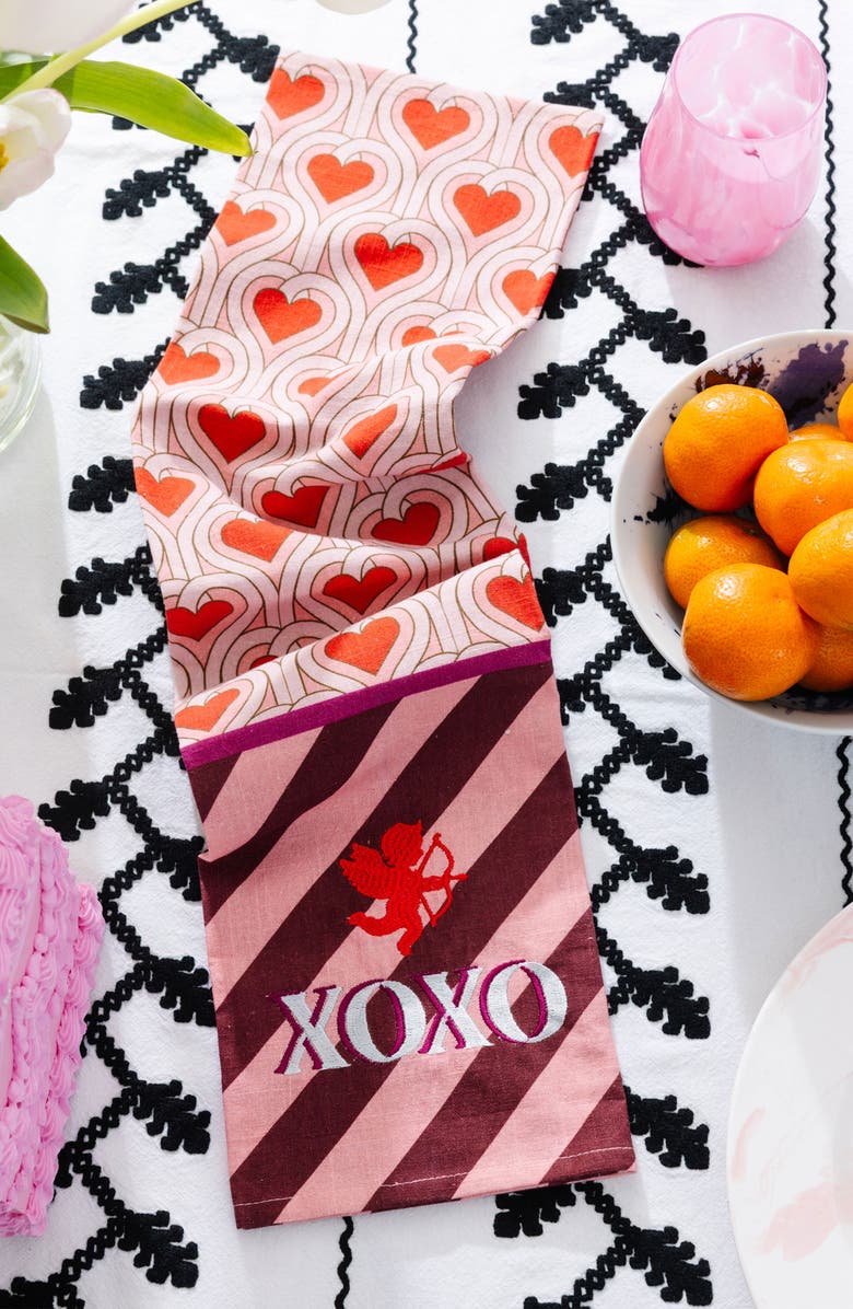 Furbish Hugs & Kisses Dish Towel, Alternate, color, Xoxo