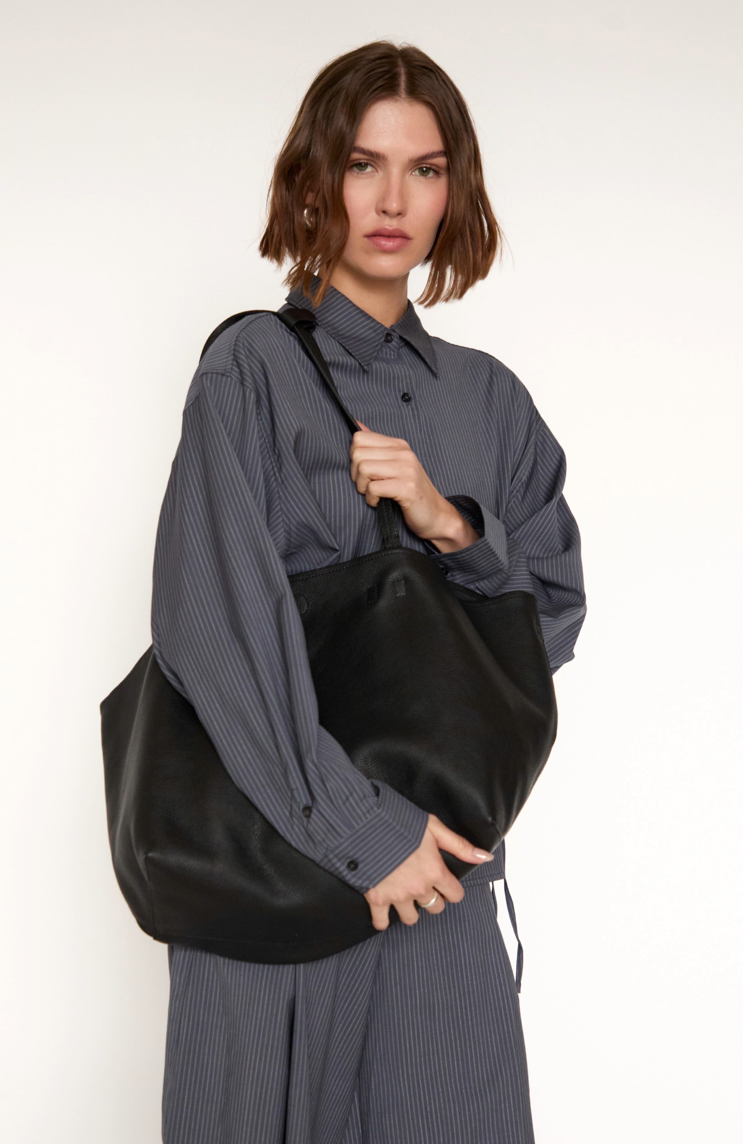 HYER GOODS Leather Mercato Soft Tote, Alternate, color, Black