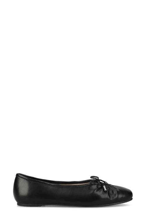 Journee Collection Callee Keyhole Square Toe Flat In Black