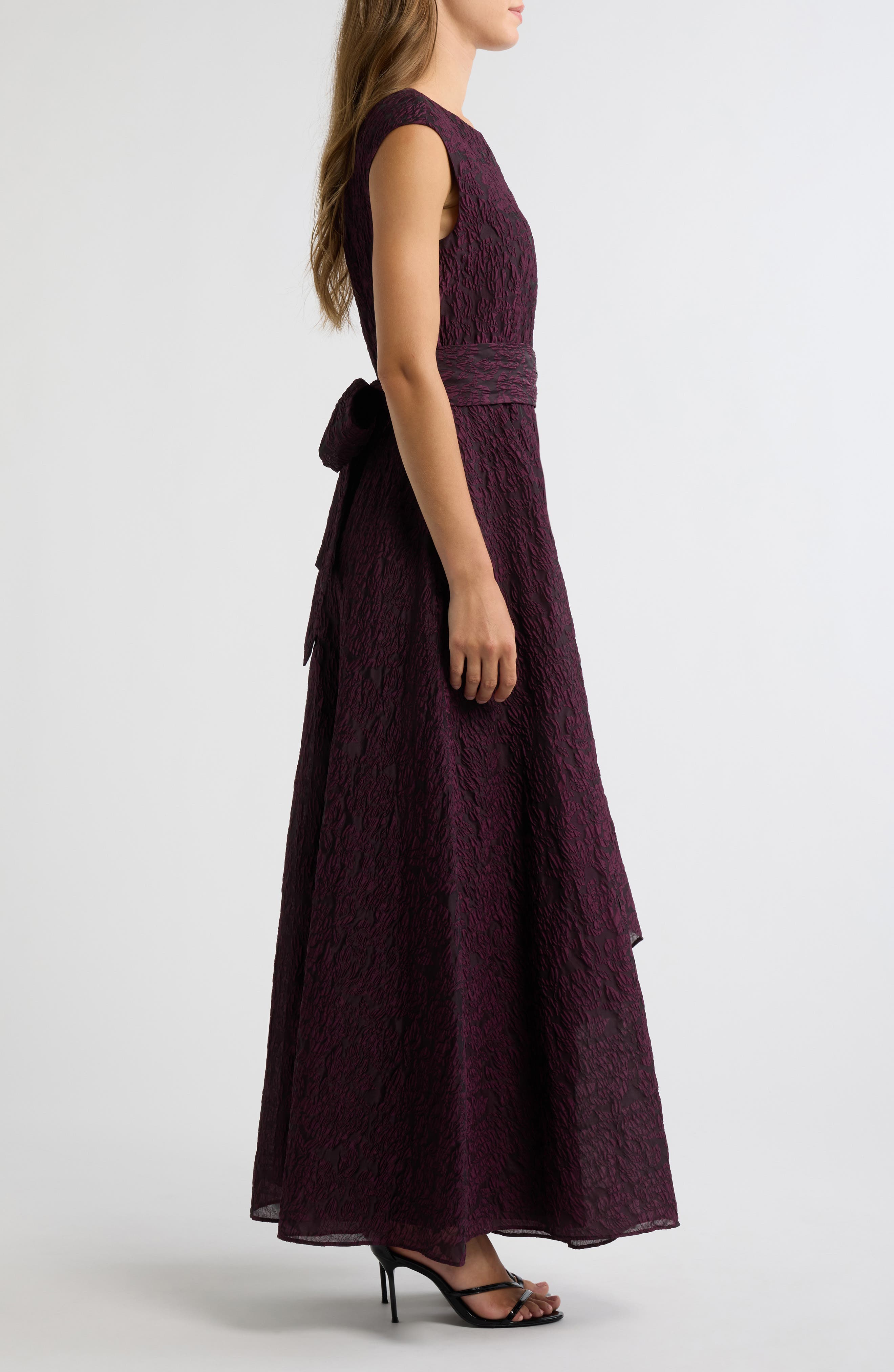 Tahari ASL Crinkle Taffeta Sleeveless Gown (Women) | Nordstrom