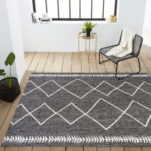 Jonathan Y Derya Diamond Trellis Indoor/outdoor Area Rug In Black/ivory