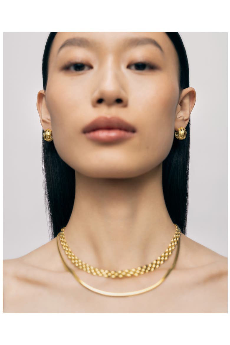 Heirloom Chunky Huggie Hoop Earrings, Alternate, color, 18CT GOLD VERMEIL