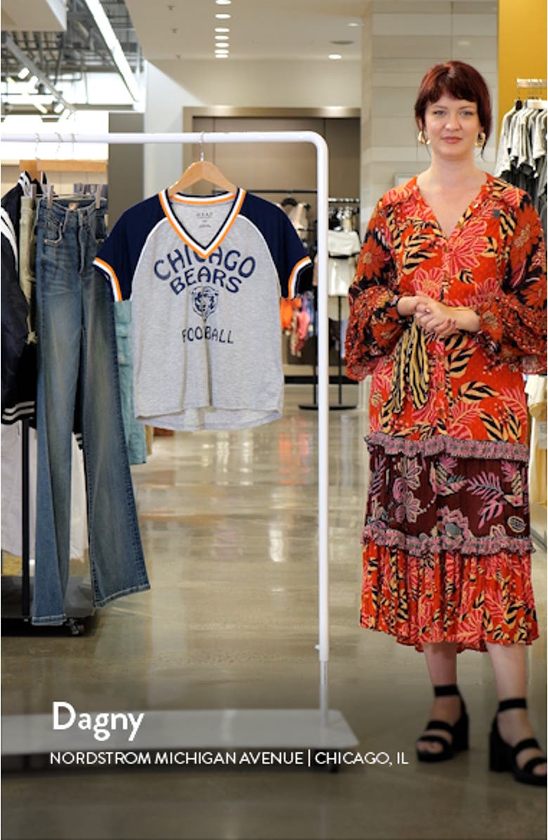 Women's WEAR by Erin Andrews Heather Gray Chicago Bears Cropped Raglan Throwback V-Neck T-Shirt, sales video thumbnail