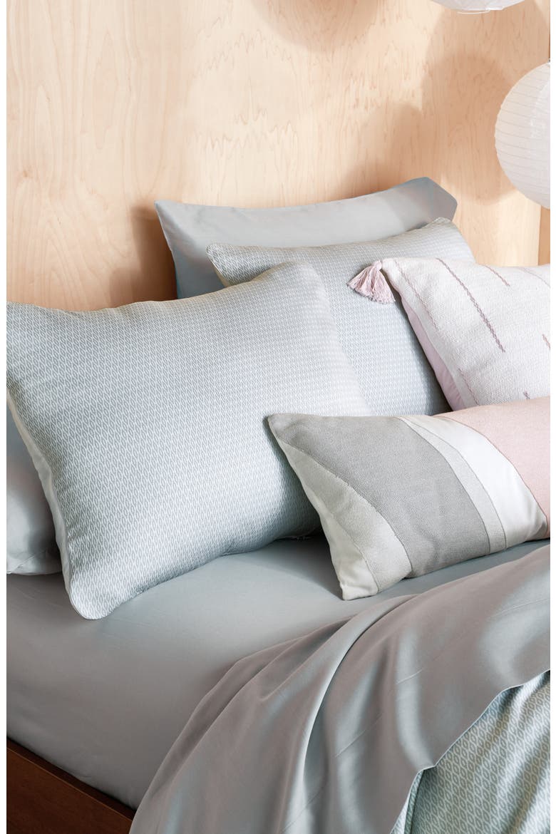 Yin & Yang Duvet & Sham Set, Alternate, color, WHITE