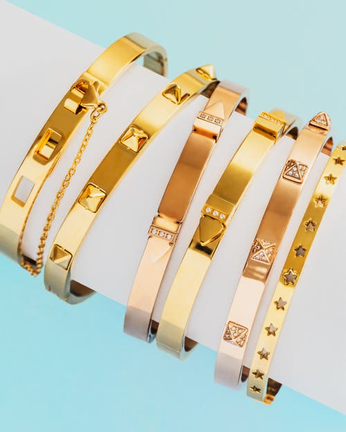 Mazin Jewels Brita Bangle In Gold