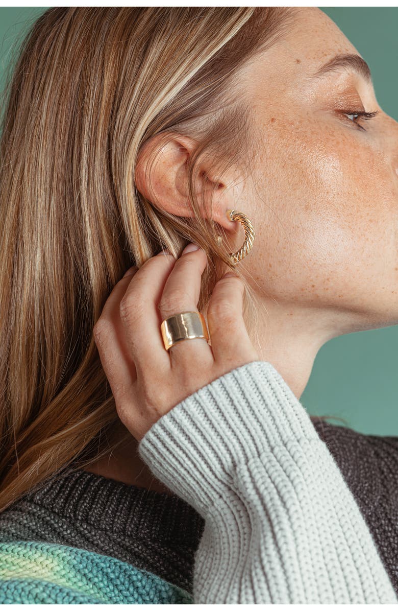 SOKO Ripple Band Ring, Alternate, color, Gold