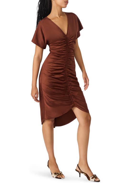 Steve Madden Aimee Ruched Short Sleeve Dress In Brown