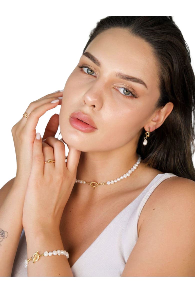 Sophisticated Baroque Freshwater Pearl Bracelet, Alternate, color, White