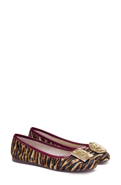 Claire Ornamental Flat