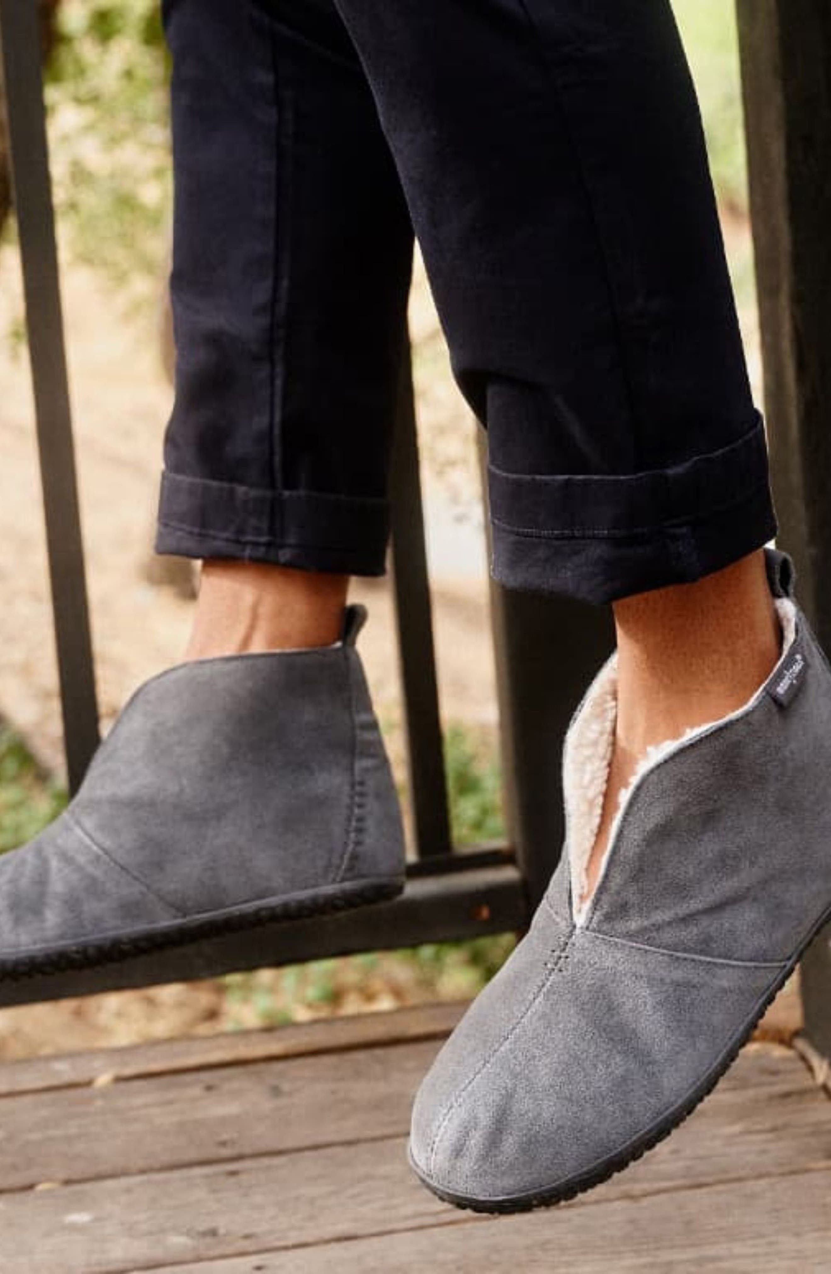 Minnetonka Tamson Slipper, Alternate, color, Charcoal