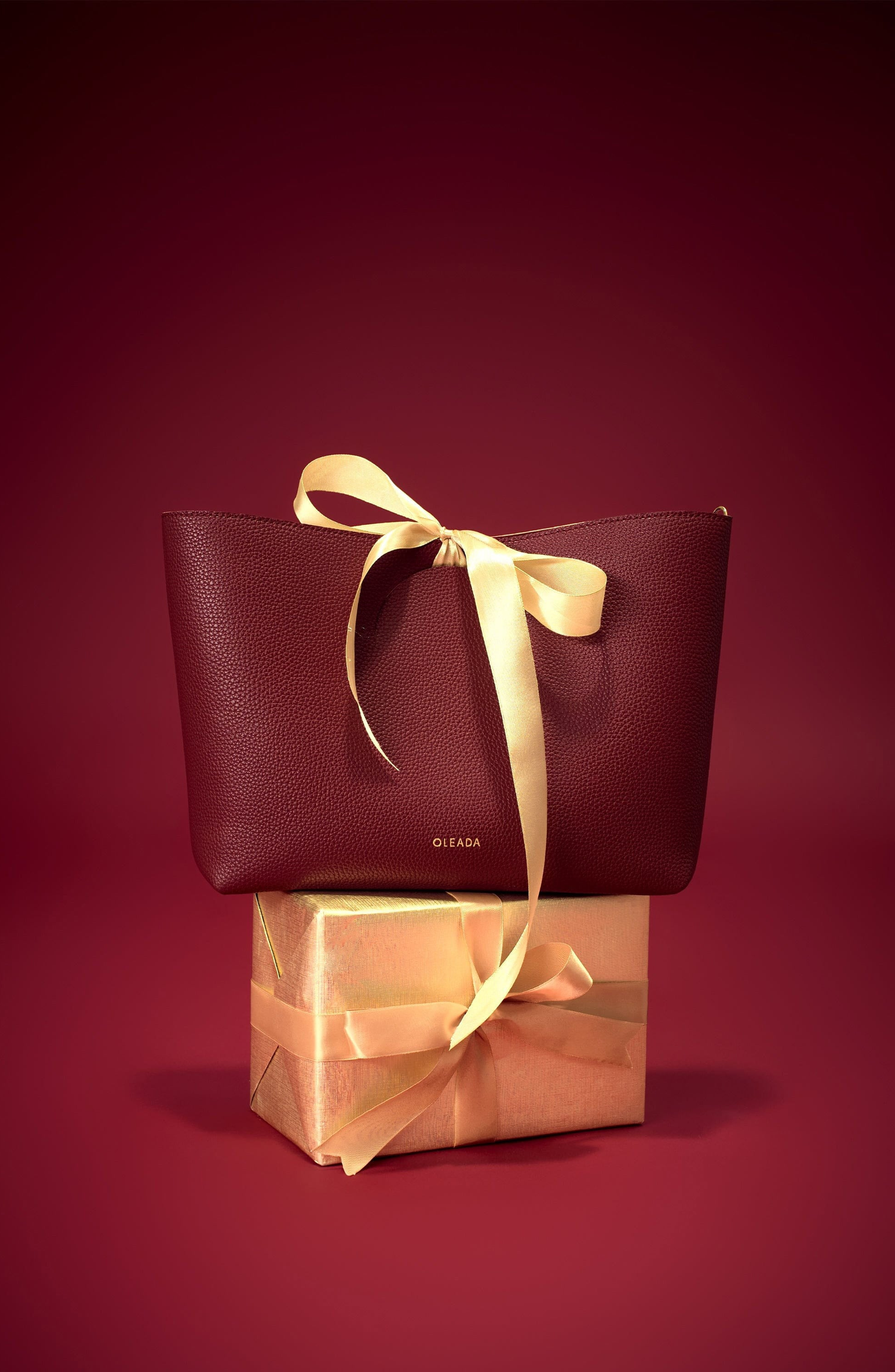 OLEADA Easy Book Tote, Main, color, Scarlet