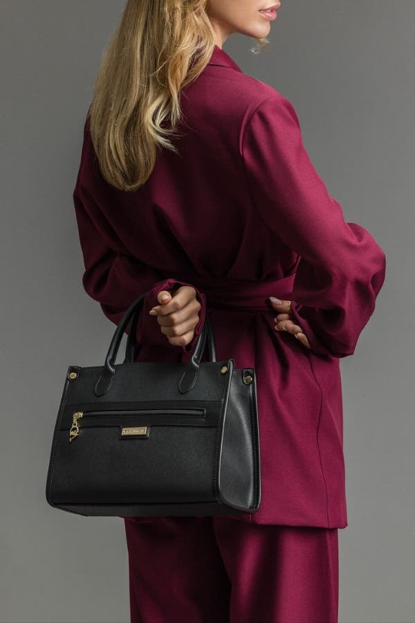 La Vie 587 Handbag, Alternate, color, Black