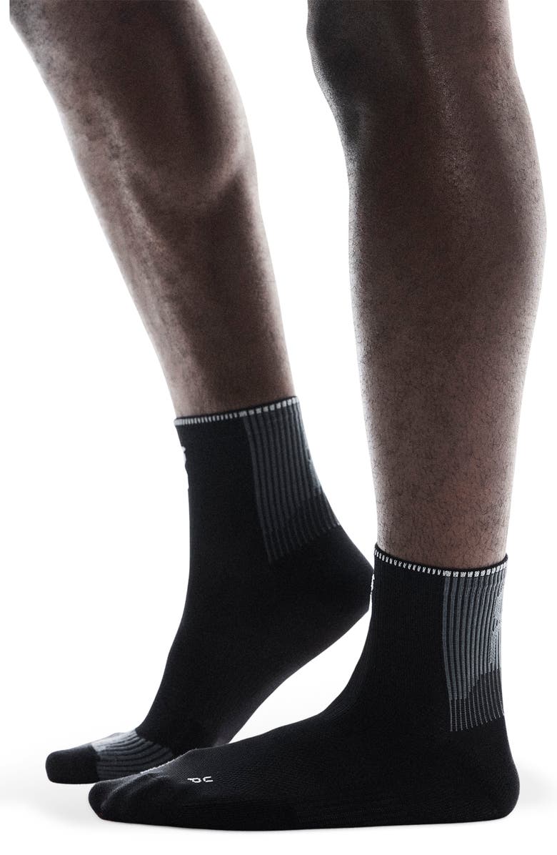 On Performance Run Quarter Socks, Main, color, 