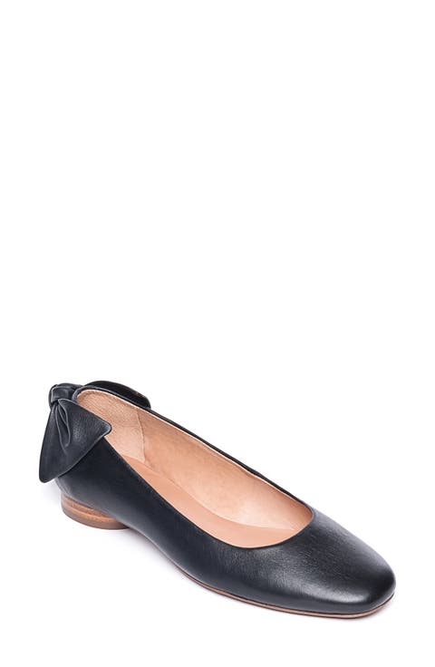 Bernardo Eloise Bow Flat (Women)