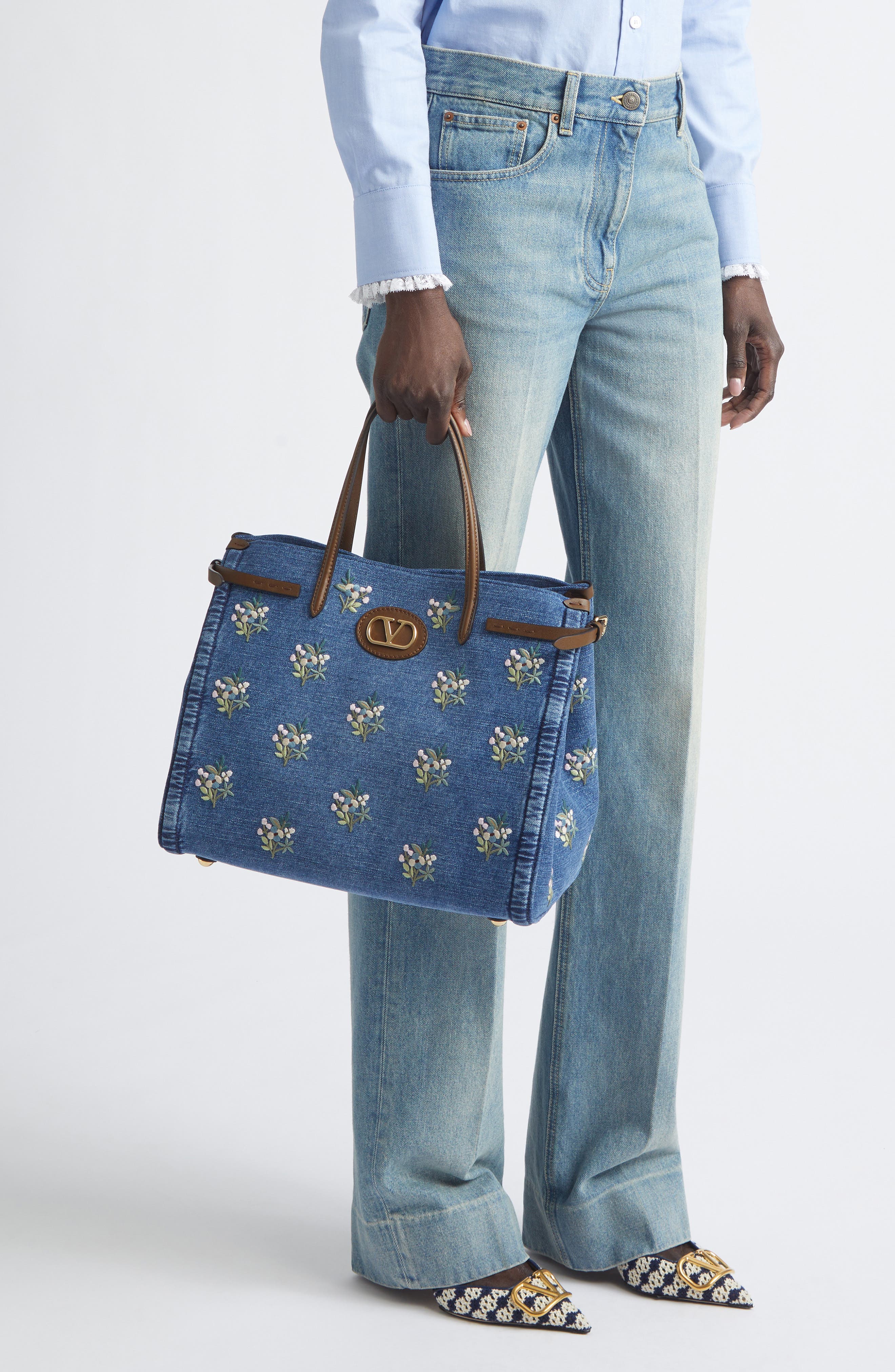 Valentino Garavani Medium Antibes Embroidered Denim Tote, Alternate, color, Blue Multi