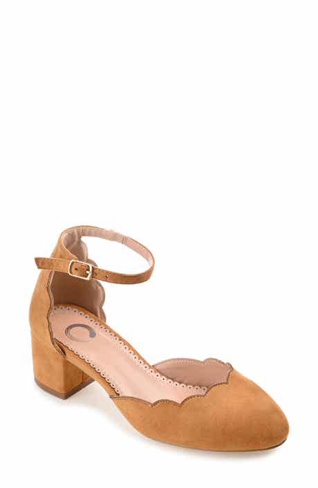 Journee Collection Edna Scallop Trim Pump