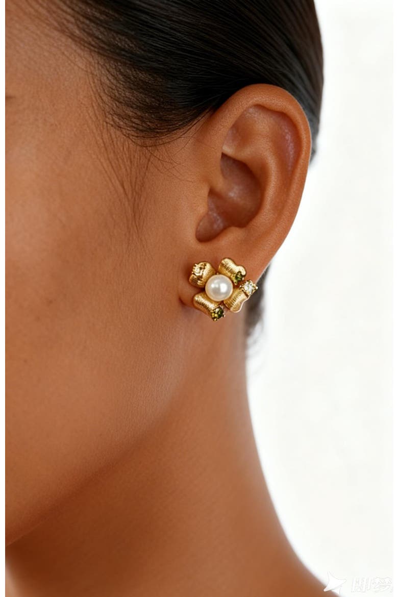 Garden Blossom Stud Earrings, Alternate, color, Gold