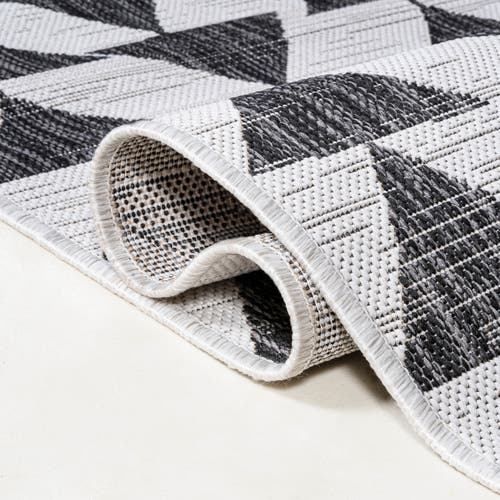 Jonathan Y Andratx Modern Geometric Indoor/outdoor Area Rug In Ivory/black