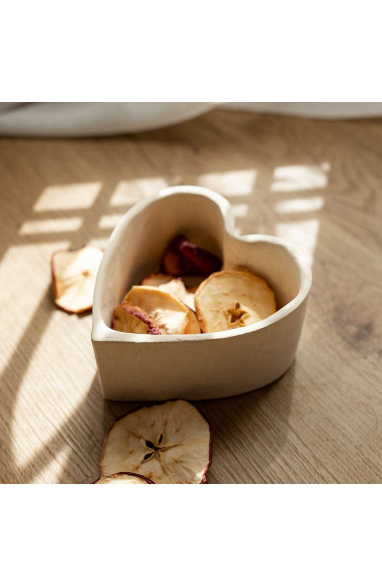 Foreside Home and Garden Heart Trinket Tray Jewelry Cream Paper Mache, Alternate, color, White
